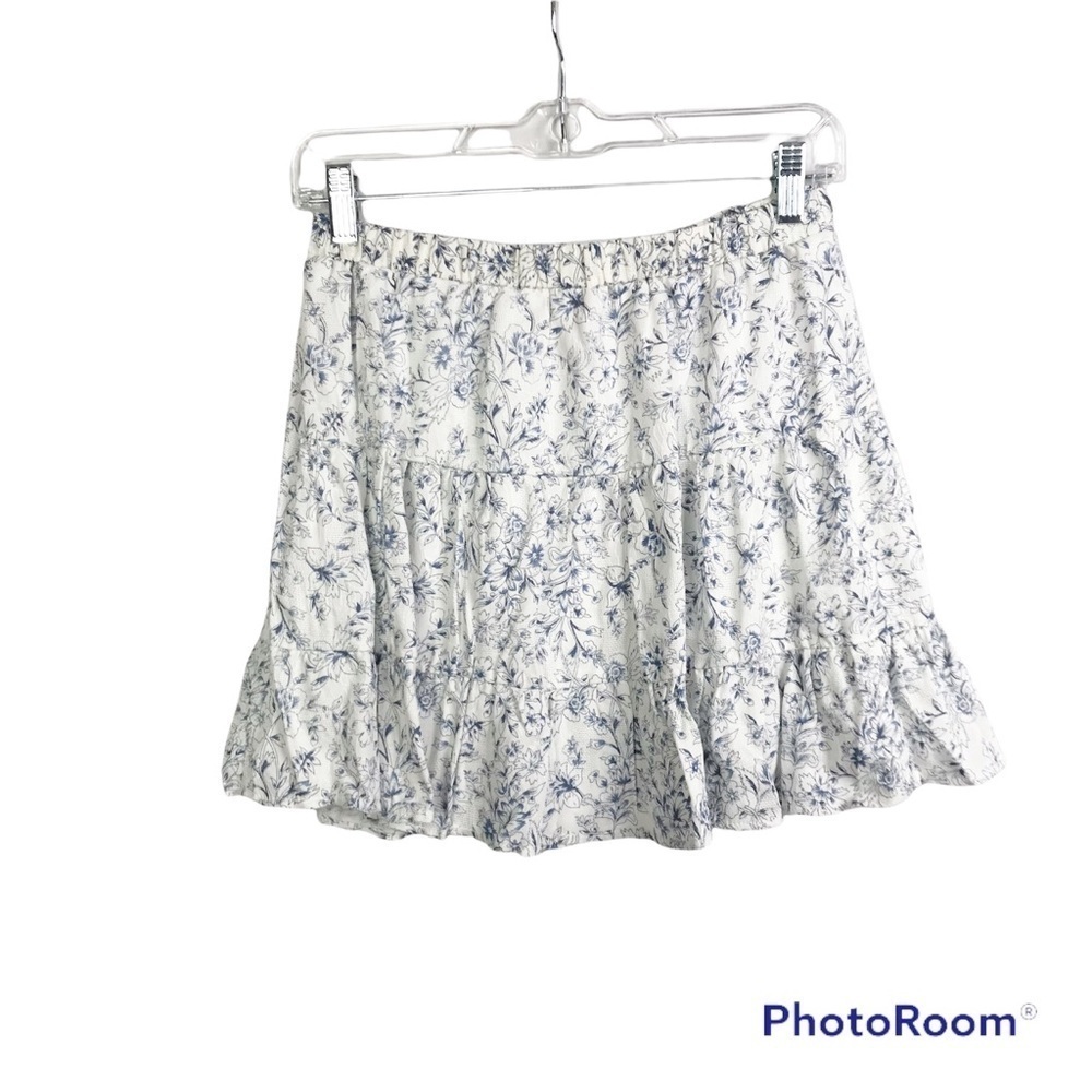 Le Lis white and blue floral tiered mini skirt nwt - Picture 4 of 6